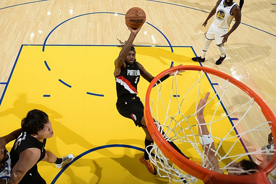 了不小的威, 格兰特在未, Rlaav